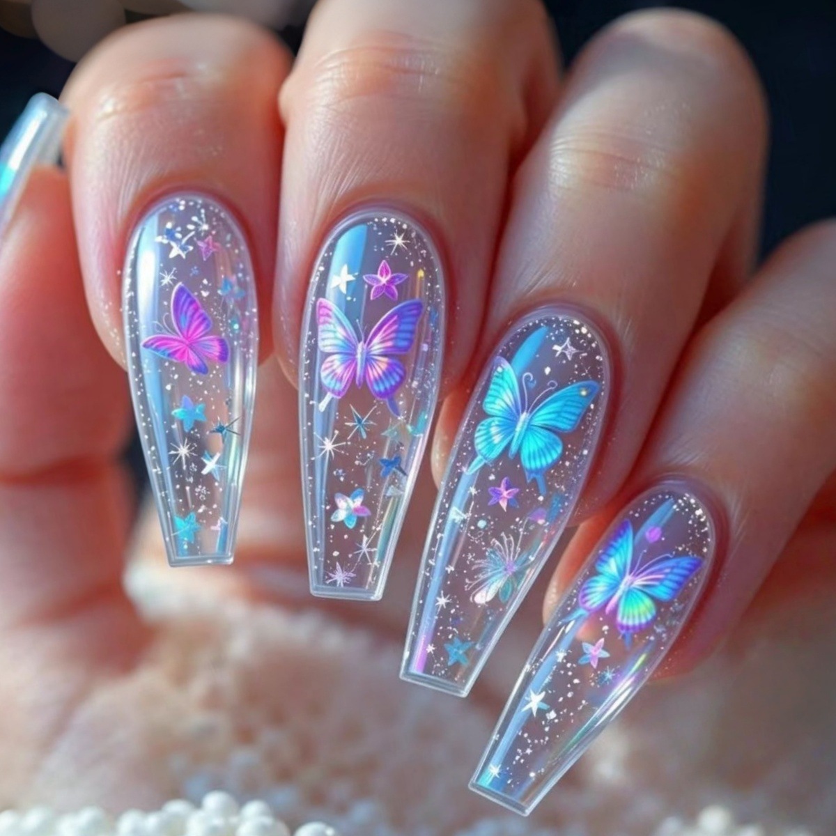 Nail Art Aesthetic - 女性用ミディアムフェイクネイル、女の子用ハーフクリアバレリーナネイルチップ、グラデーションパープルブルーバタフライデザイン、フルカバープレスオンネイルセット