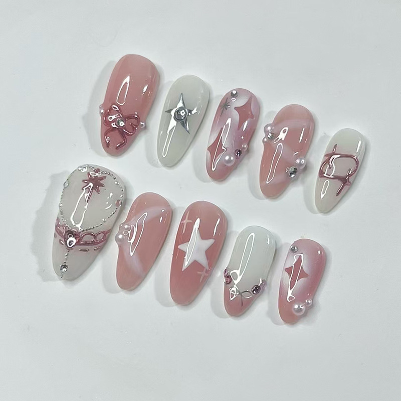 24枚入りショートアーモンドネイルセット、フルカバースターム - Nail Art Aesthetic のレビューと価格