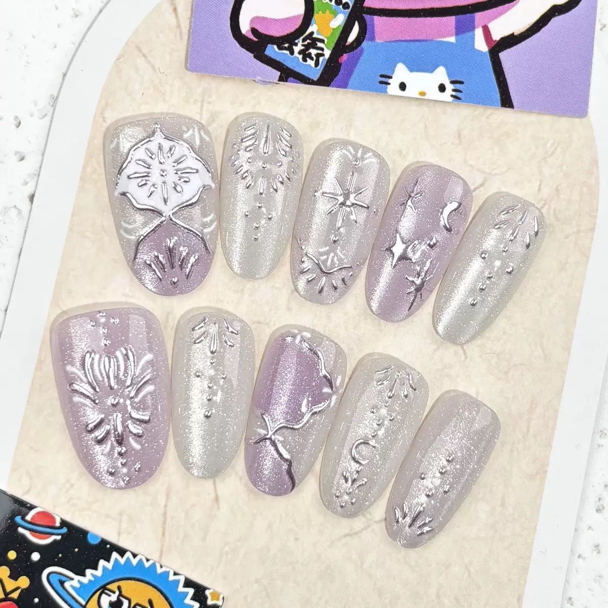 10個入り バロック風プレスオンネイル シルバー星月エンボス - Nail Art Maroon のレビューと価格