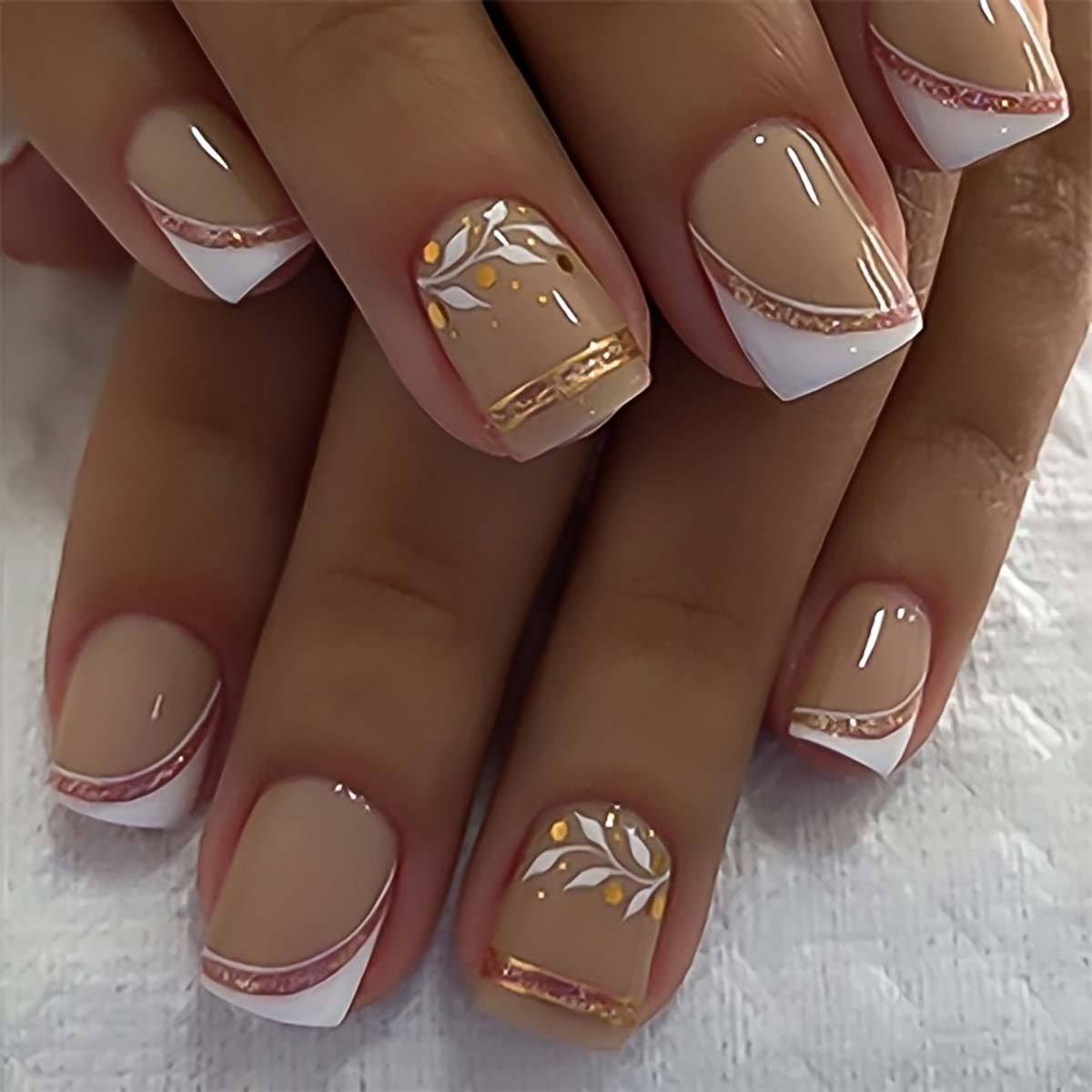 ヌードショートスクエアプレスオンネイルホワイトリーフプリント - Nail Art Aesthetic のレビューと価格