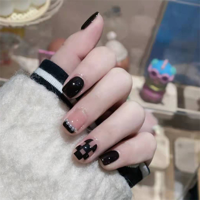 24 個ショートアクリルゴールデンハート着用偽ネイルアート光 - Nail Art Maroon のレビューと価格