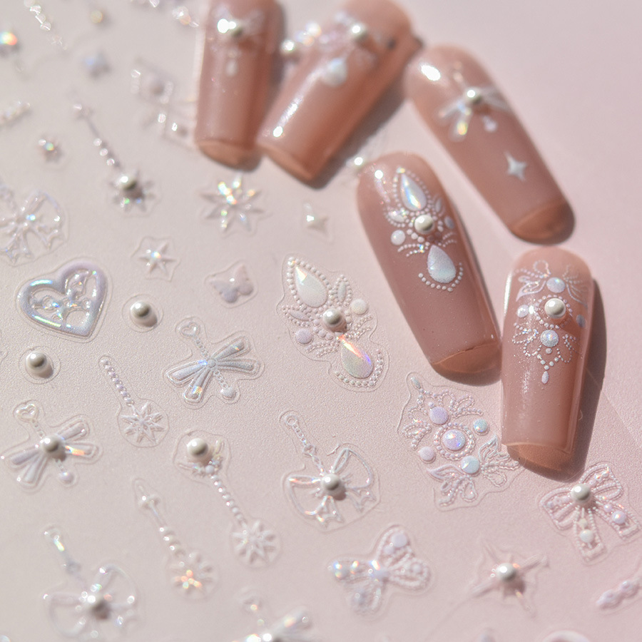 ダイヤモンドとクリスタルの3Dネイルステッカー,蝶ネクタイ, - Nail Art Maroon のレビューと価格
