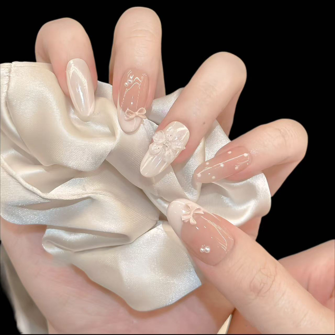 10個入り ミルキーヌード 優しい手作り付け爪 フレンチボウ - Nail Art Design のレビューと価格